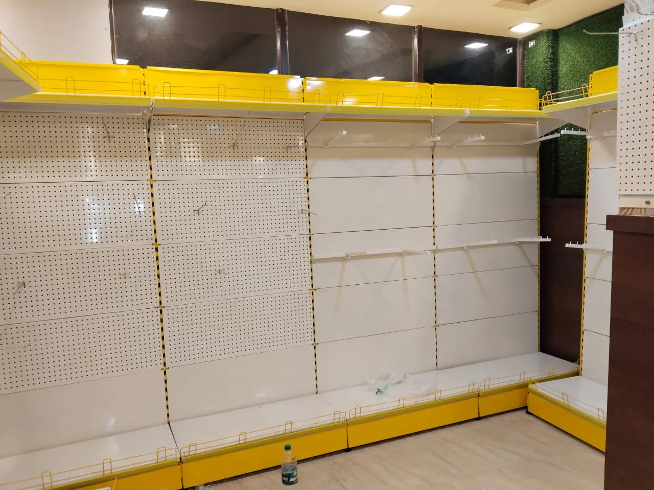 810872213_Retail racks  installation danapur, bihar1.webp